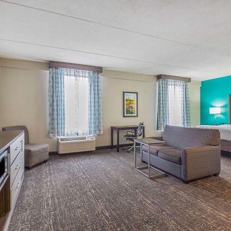 La Quinta By Wyndham Jamestown Exterior photo