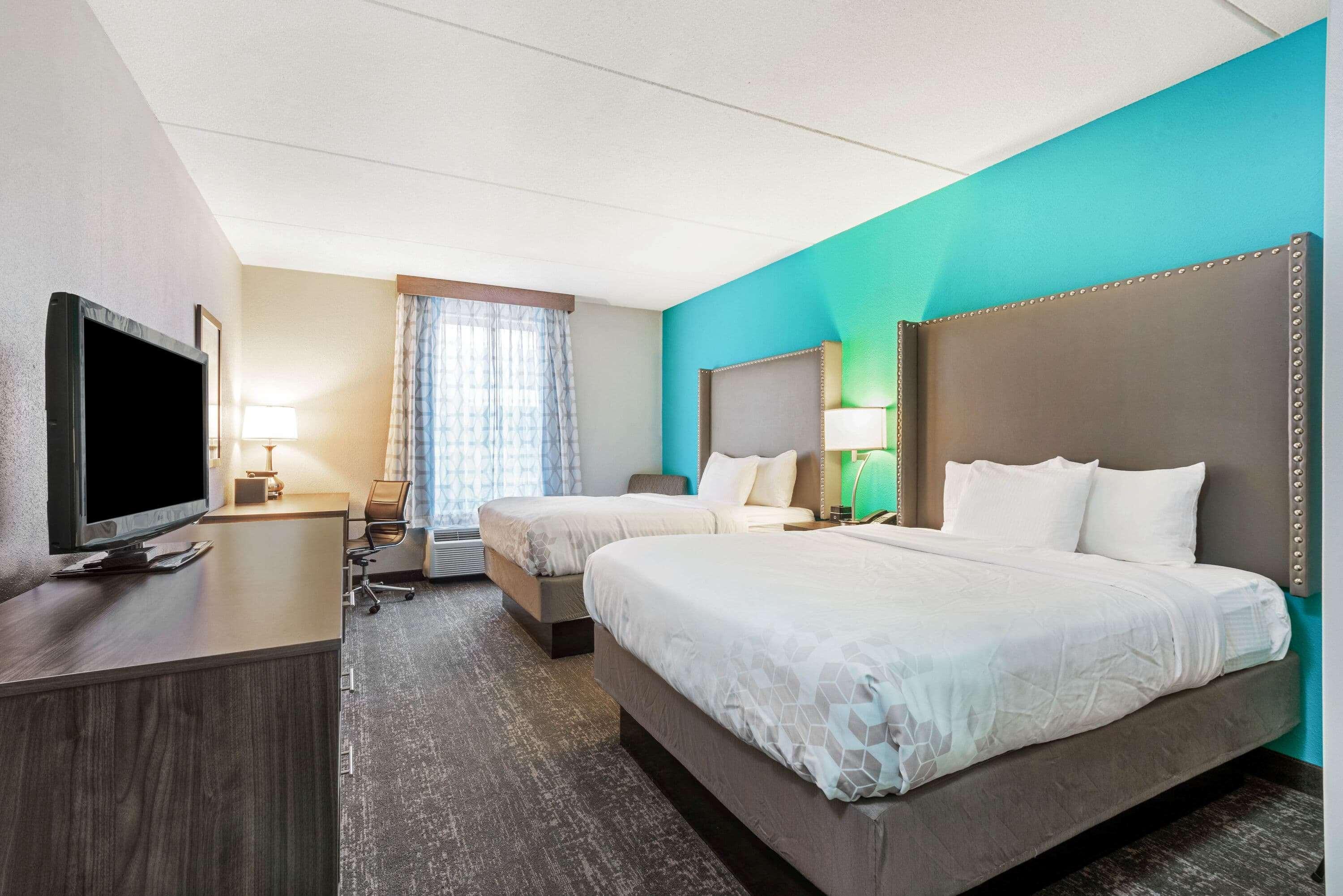 La Quinta By Wyndham Jamestown Exterior photo
