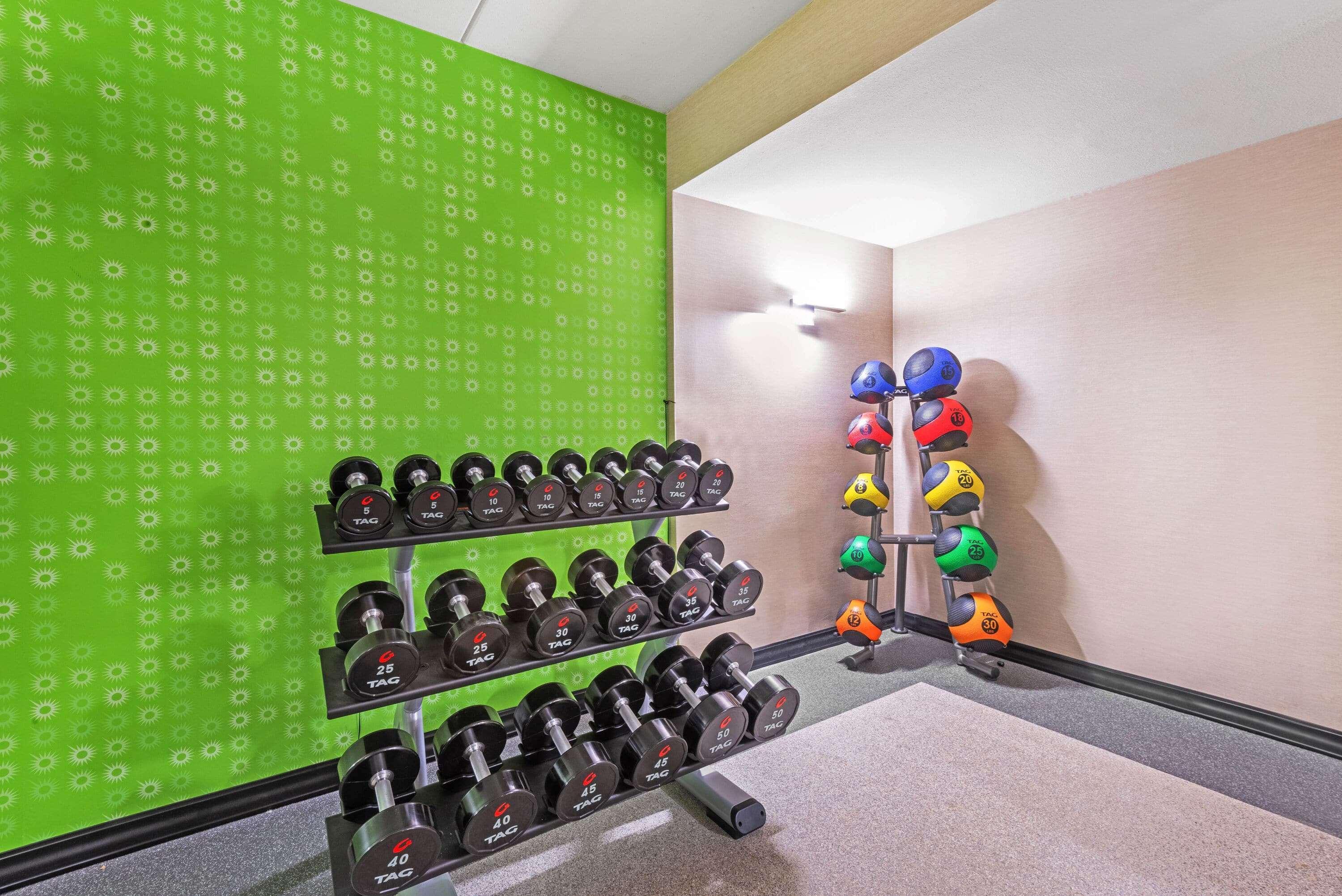 La Quinta By Wyndham Jamestown Exterior photo